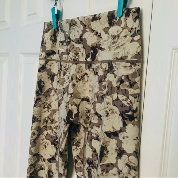 Aerie OFFLINE Goals leggings - Picture 2 of 3